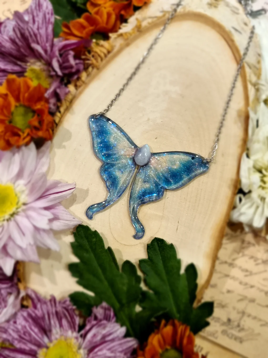 Zaczarowana księżycówka z holograficznym efektem z kamieniem księżycowym