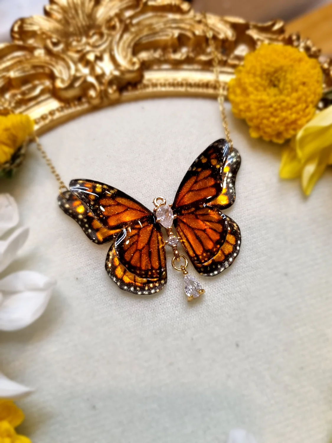 Motyl dwuskrzydłowy