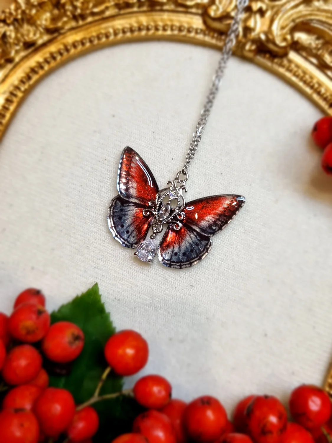 Motyl czerwono-srebrny
