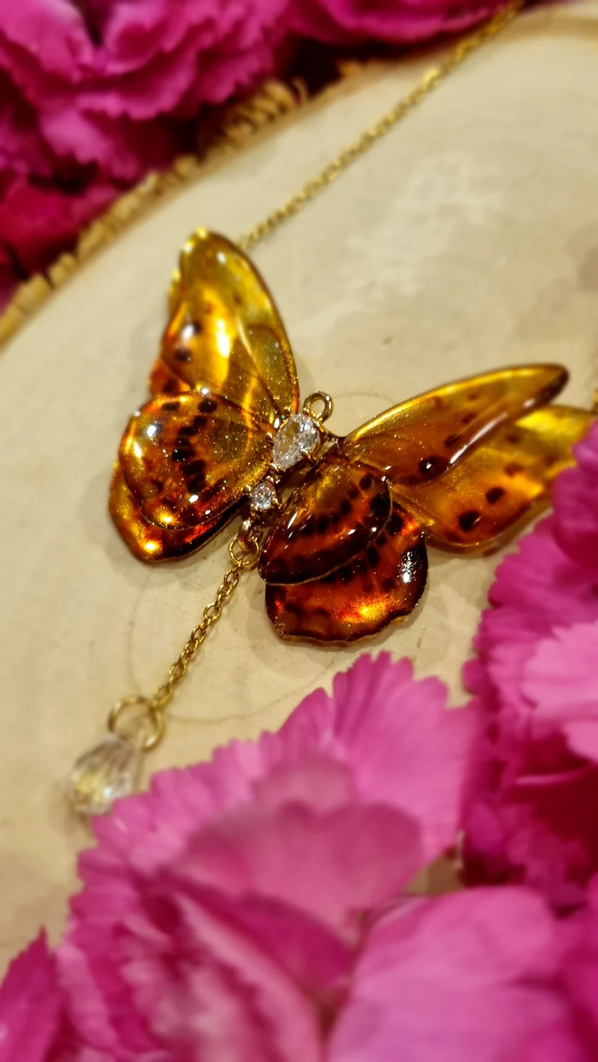 Motyl złocisty dwuskrzydłowy