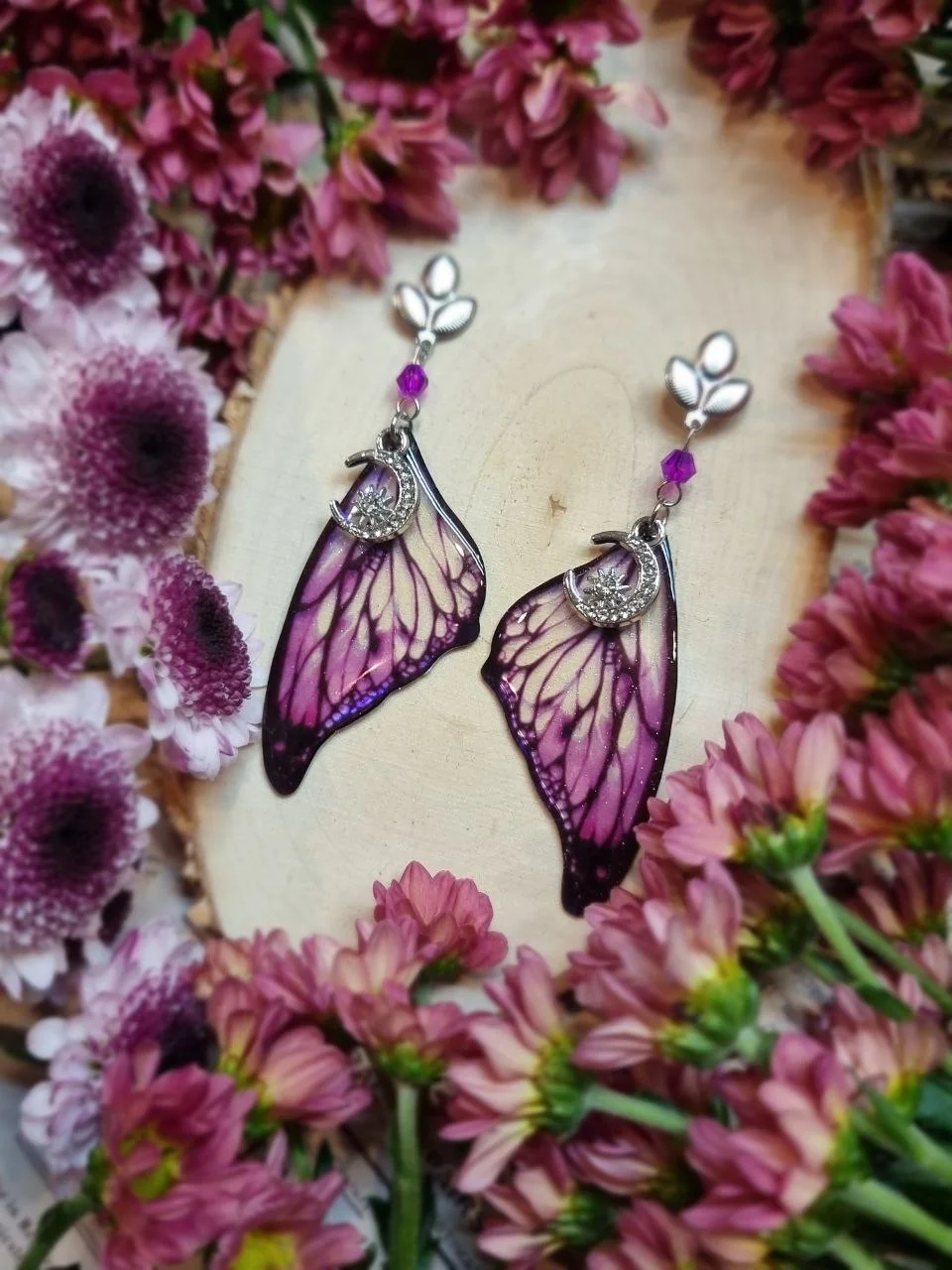 Kolczyki witrażowego motyla opalizujące fioletowe