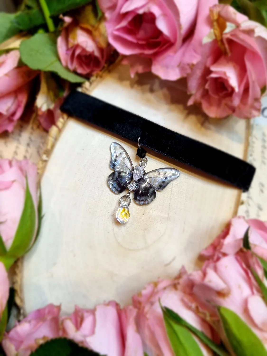 Motylek z holograficznym efektem